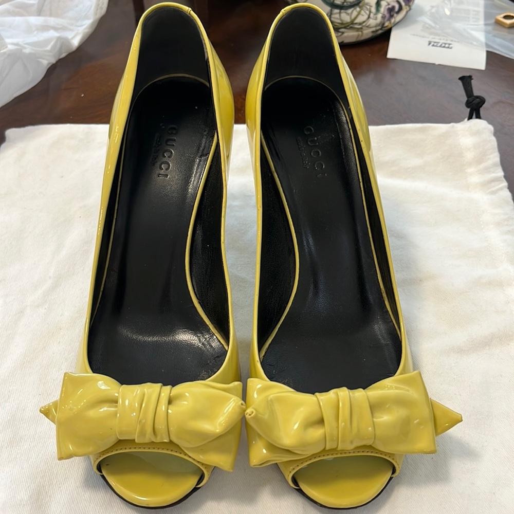- Authentic Gucci real leather shoes